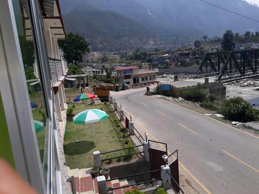 Hotel Inder Place Uttarkāshi Kültér fotó